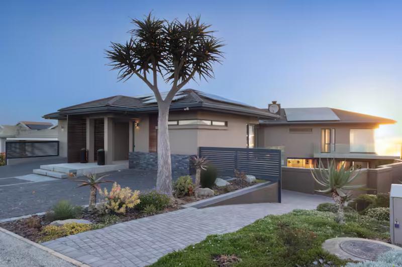 To Let 4 Bedroom Property for Rent in Pinnacle Point Golf Estate Western Cape